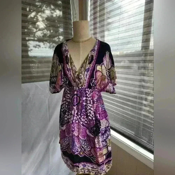 magazine Dresses & Skirts - Magazine elastic waist colorful v neck dress Sz L